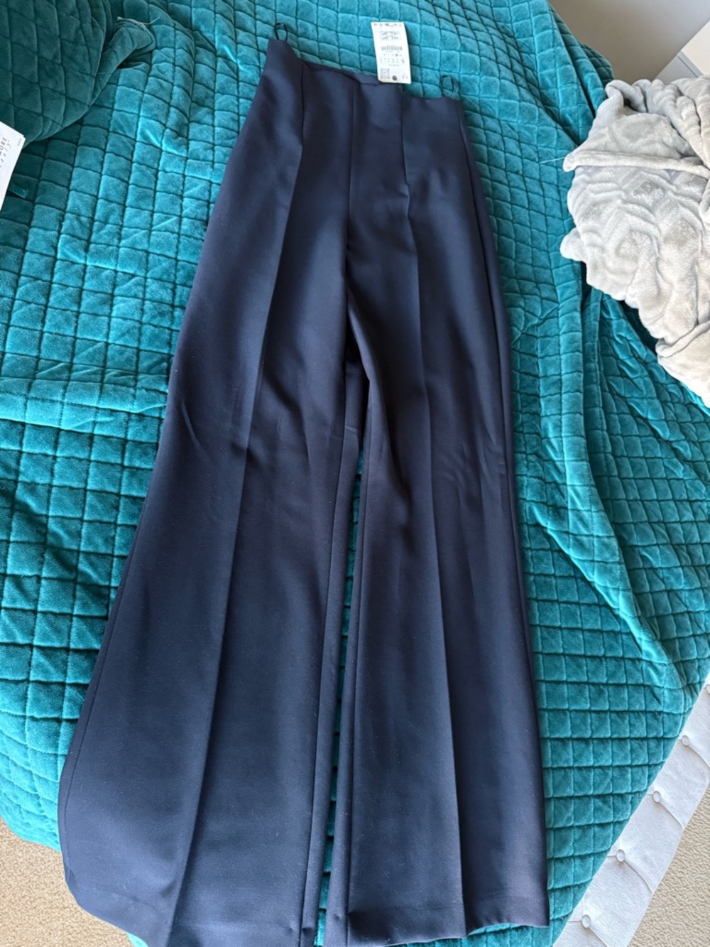 Wide-Leg Navy Trousers - Women - Picture 6 of 8